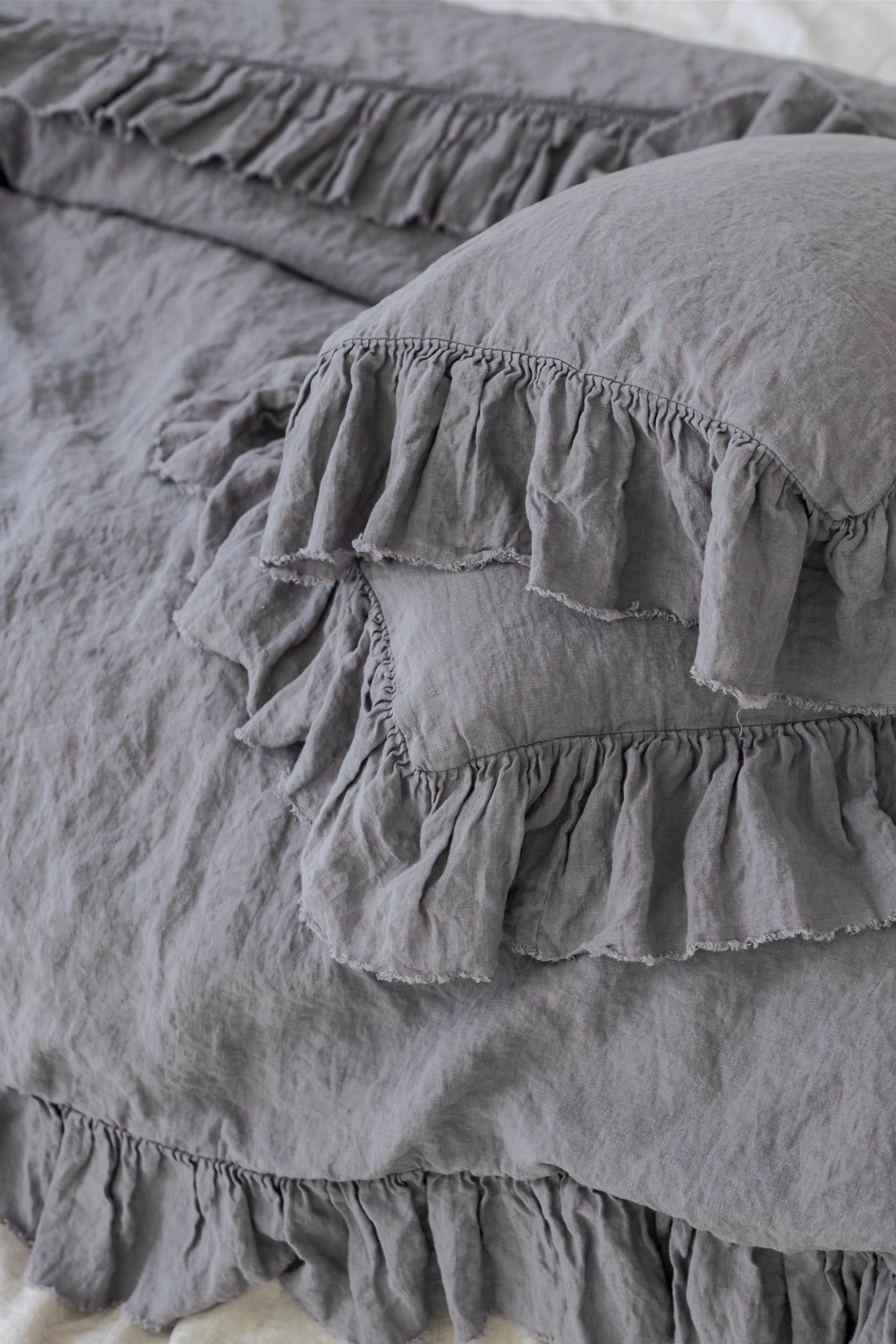 RAW EDGE washed linen duvet cover set