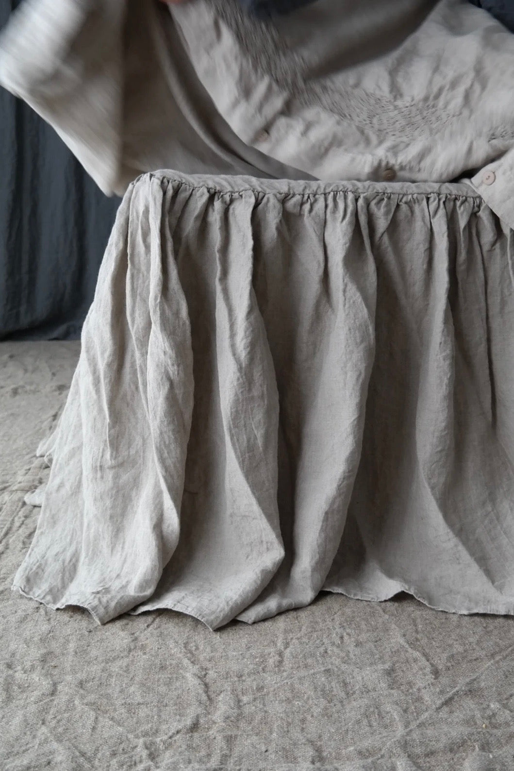 Bed skirt dust ruffle white - MOO Linen Shop