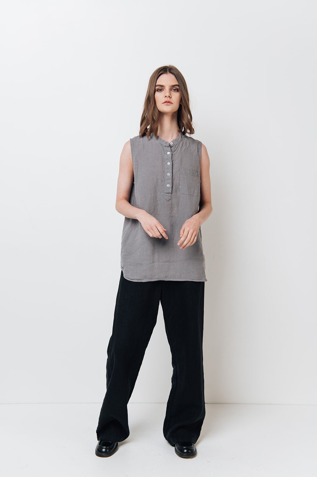 FREIDA sleeveless polo shirt white - MOO Linen Shop