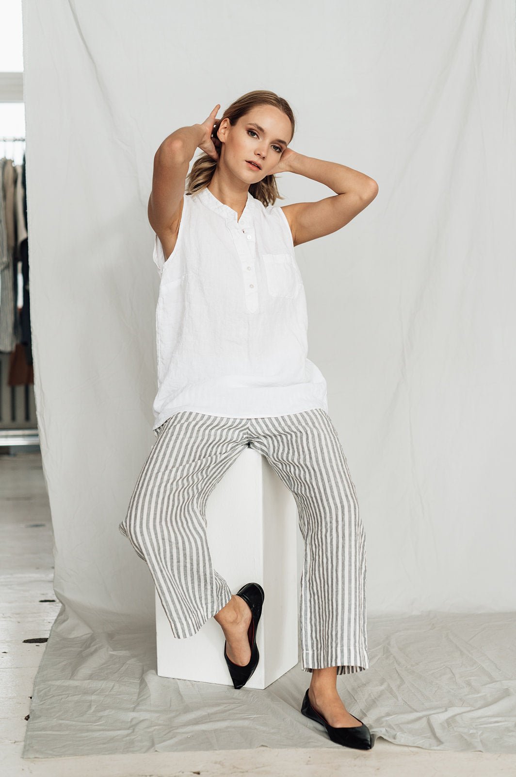 FREIDA sleeveless polo shirt white - MOO Linen Shop