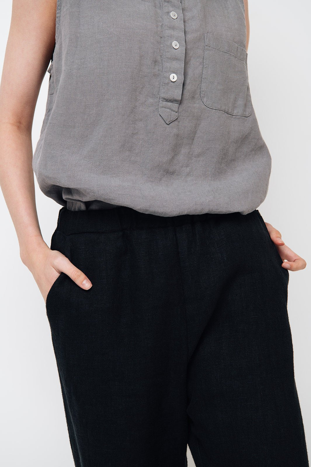 FREIDA sleeveless polo shirt white - MOO Linen Shop