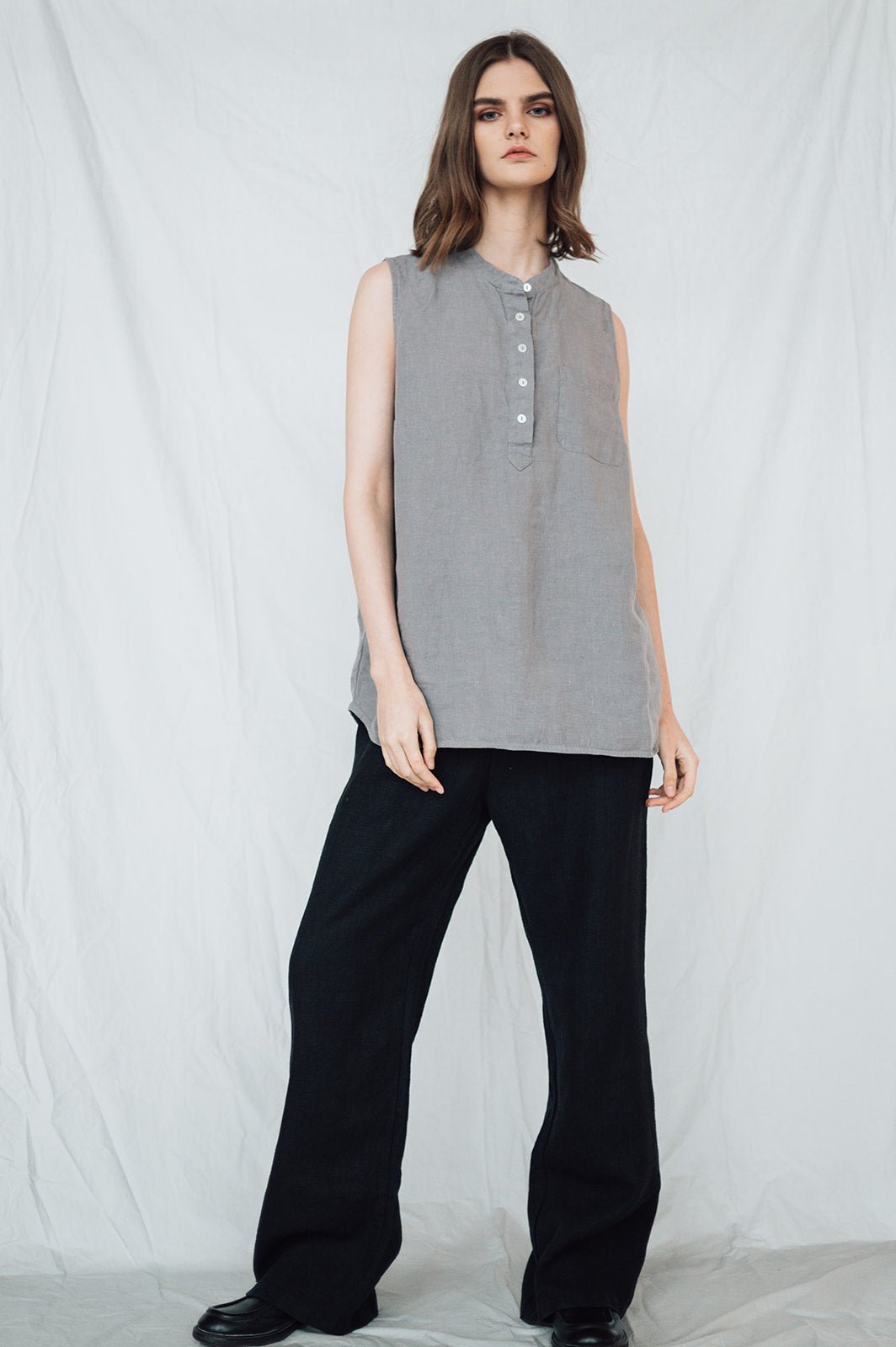 FREIDA sleeveless polo shirt white - MOO Linen Shop