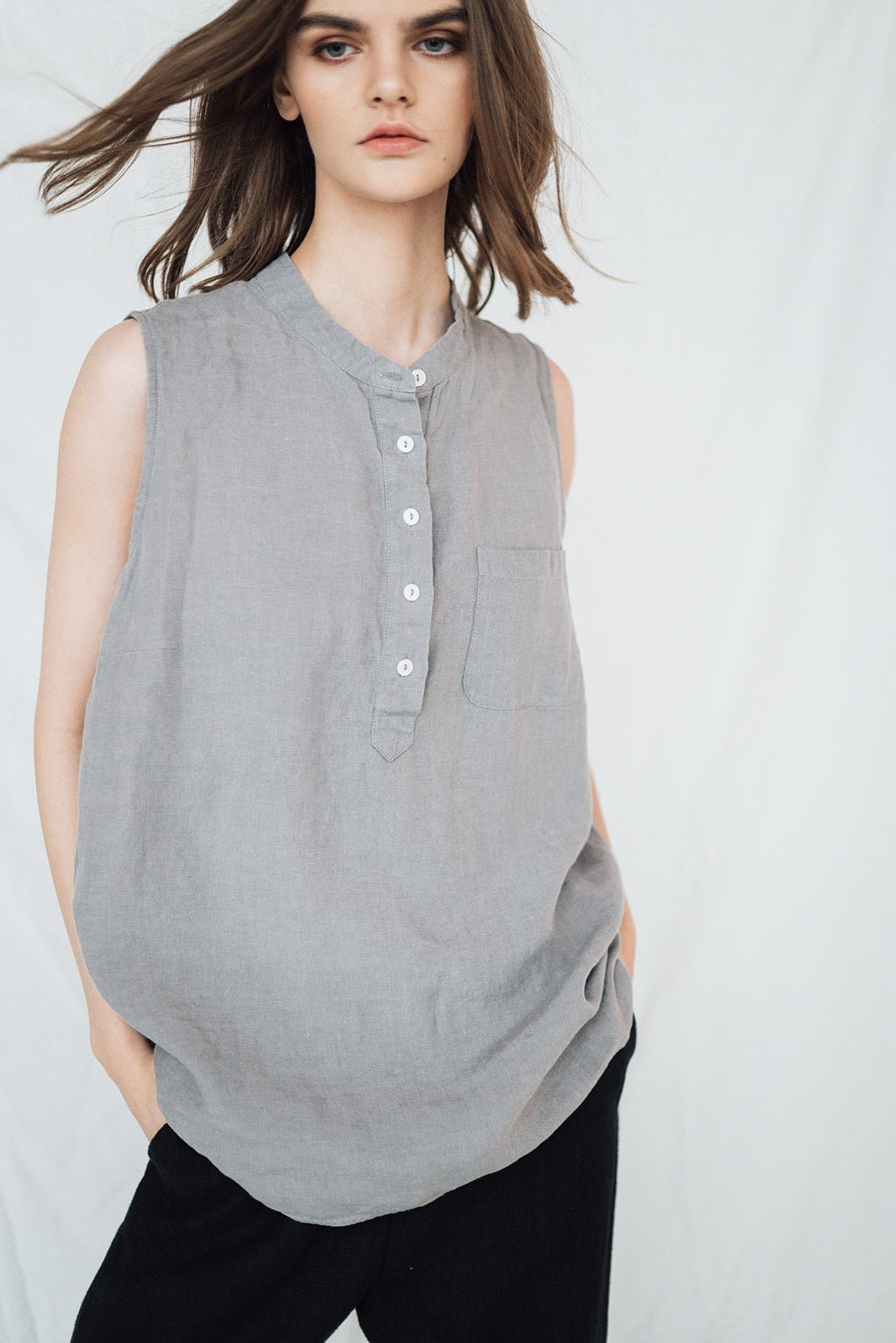 FREIDA sleeveless polo shirt white - MOO Linen Shop