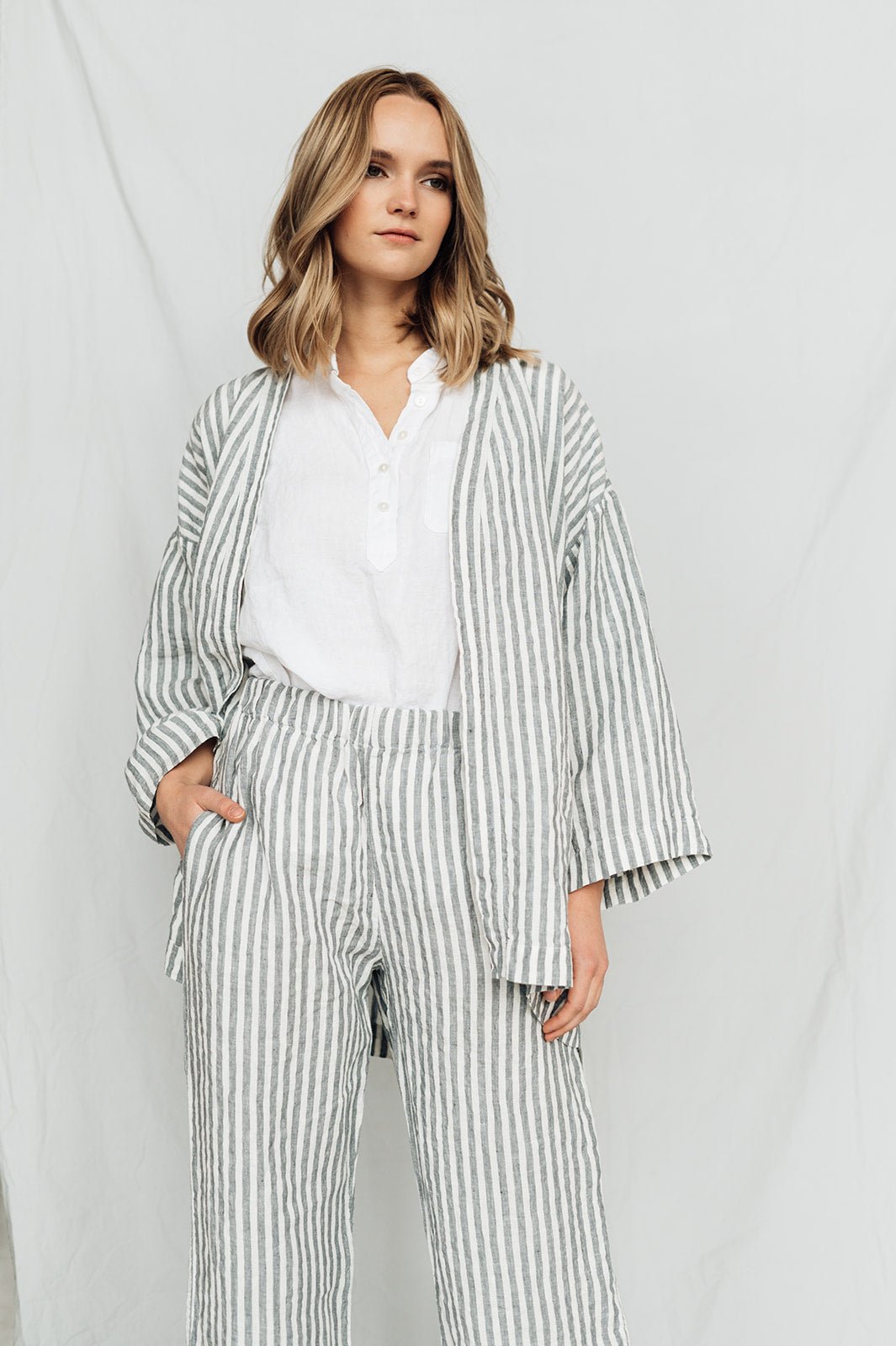 FREIDA sleeveless polo shirt white - MOO Linen Shop