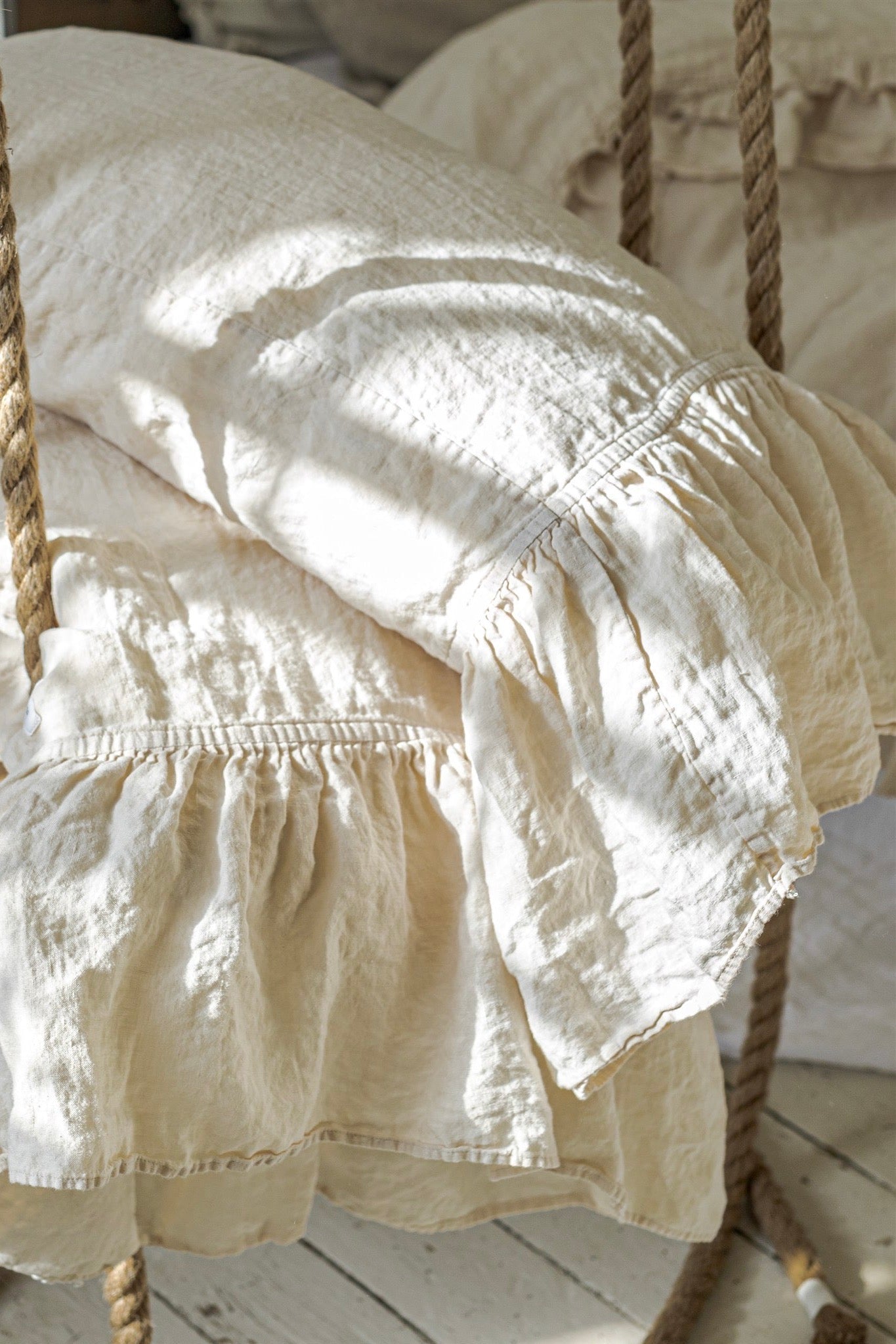 LONG ruffle pillowcase SET white - MOO Linen Shop