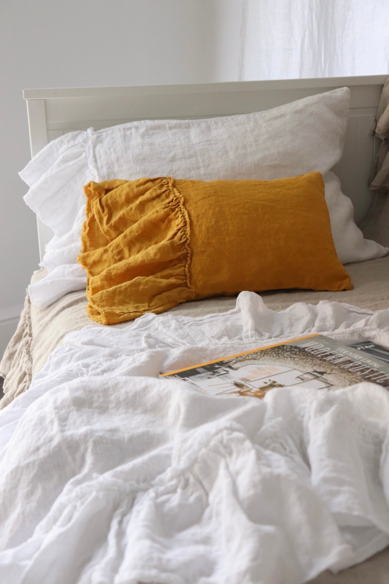 RAW edge ruffle pillowcase SET white - MOO Linen Shop