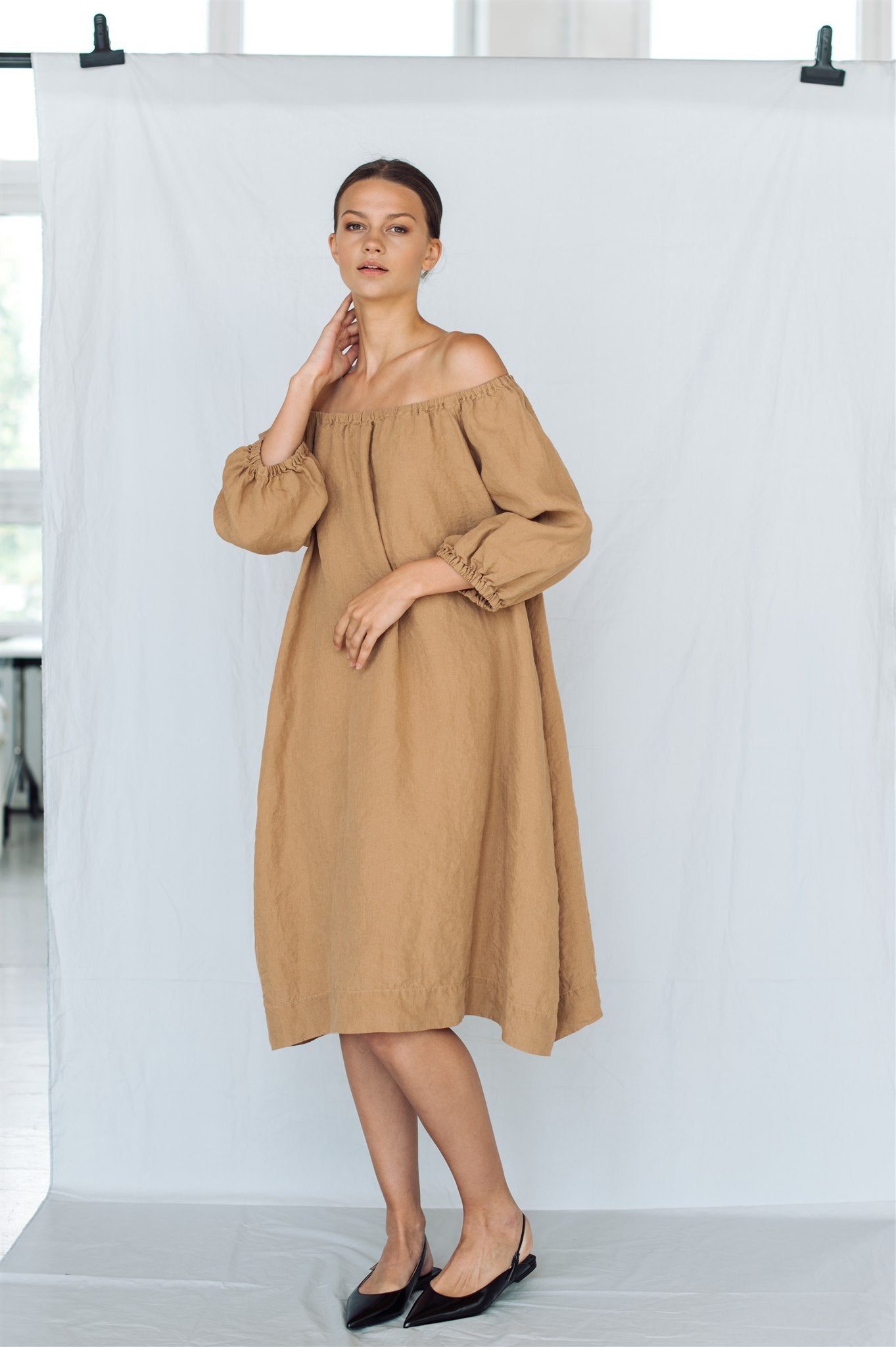 STELLAR off the shoulder dress camel - MOO Linen Shop